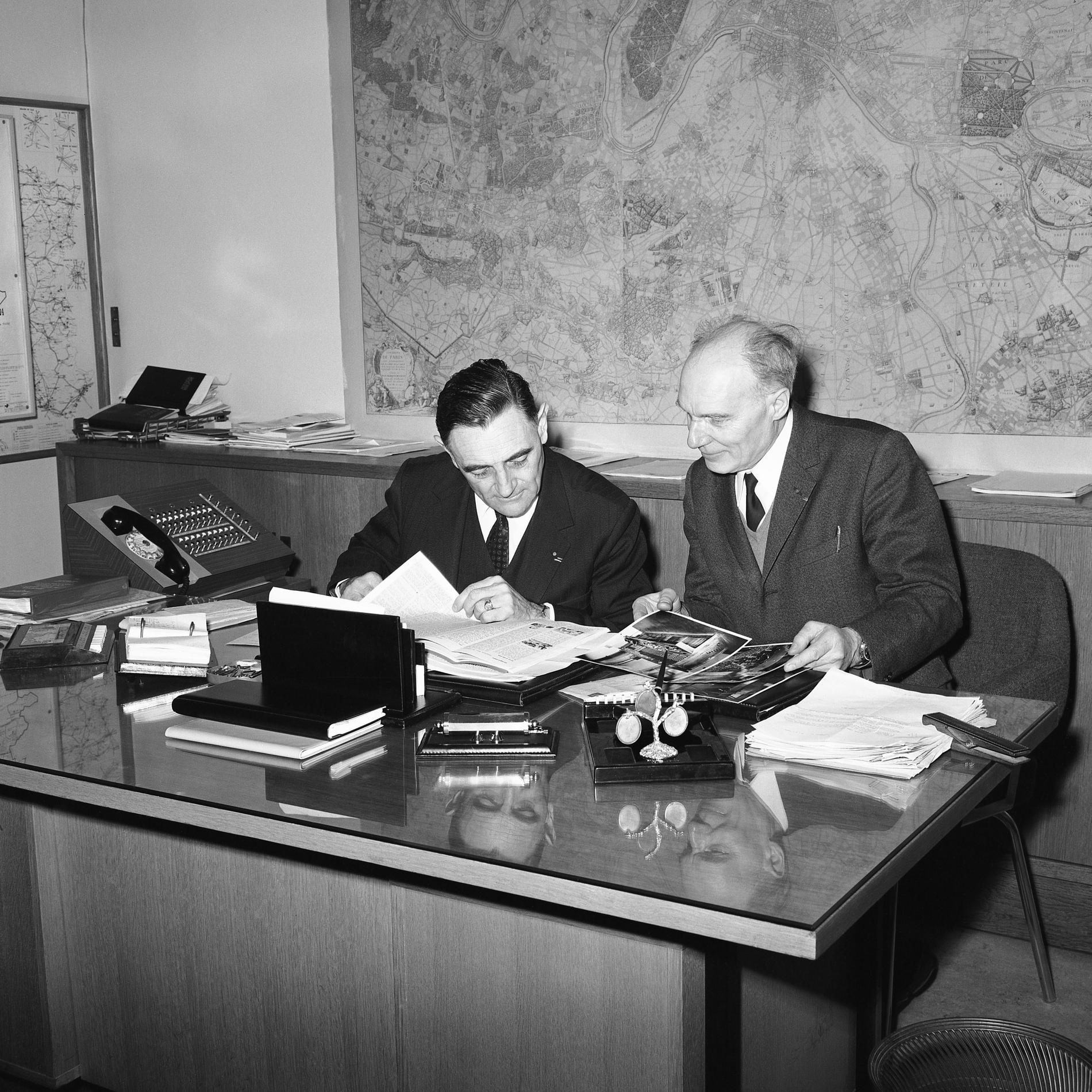 1973.03.07MMFruchouEtRibaudNumAPH4239