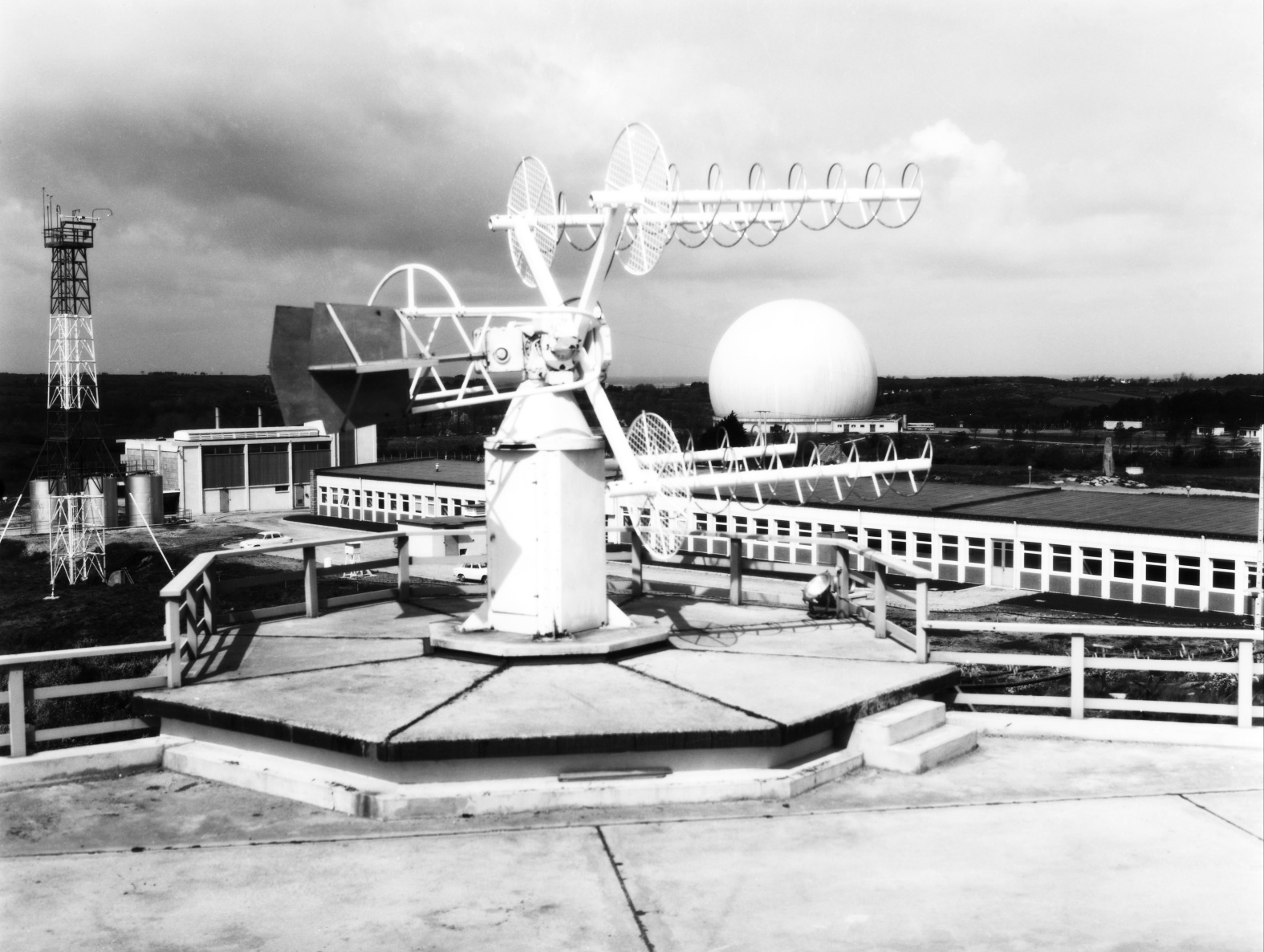 1962TrackerPleumeurBodou136MHz