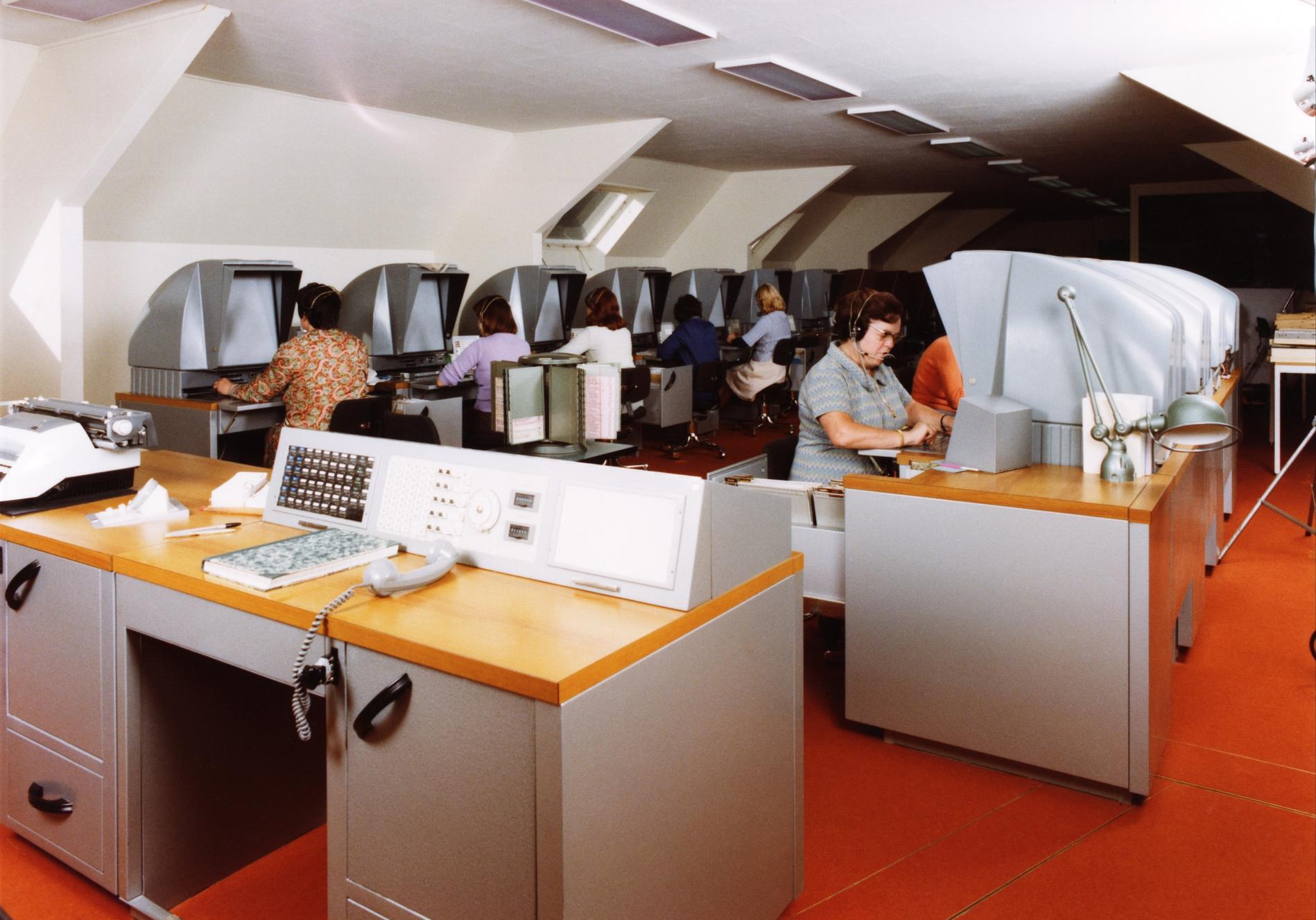 1975.09.30UnServiceDu12parMicrofiches