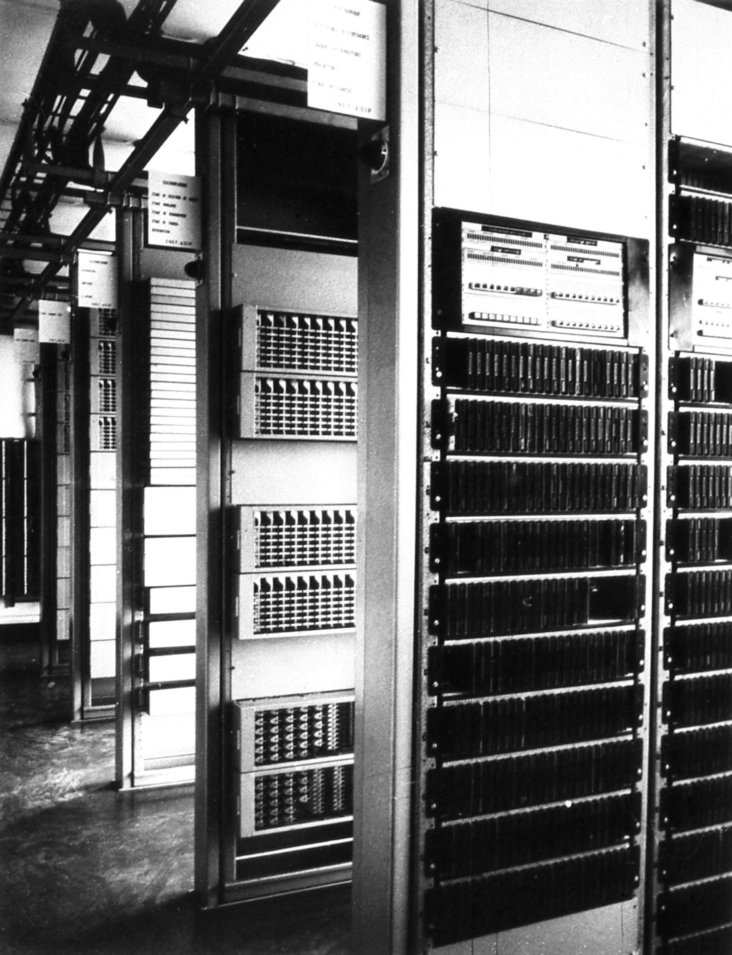 1964ReseauDeConnexionCommutateurSocrate