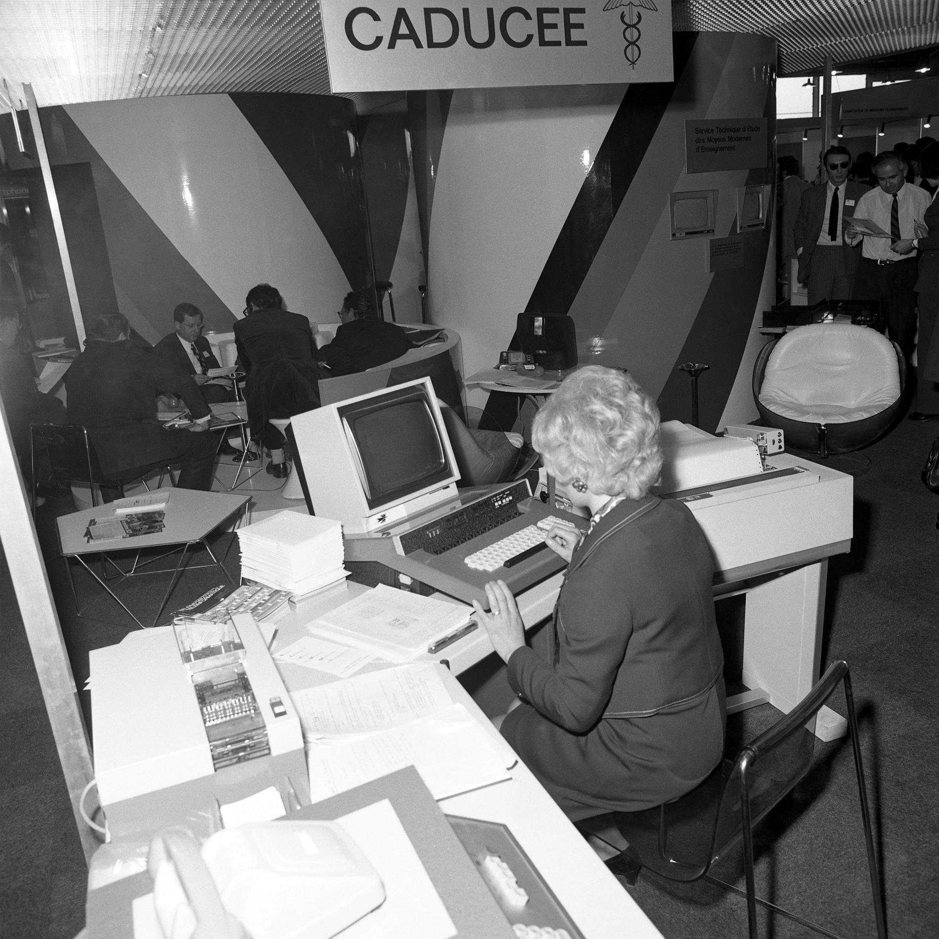 1972.09.22SicobStandPttCaduceeN01