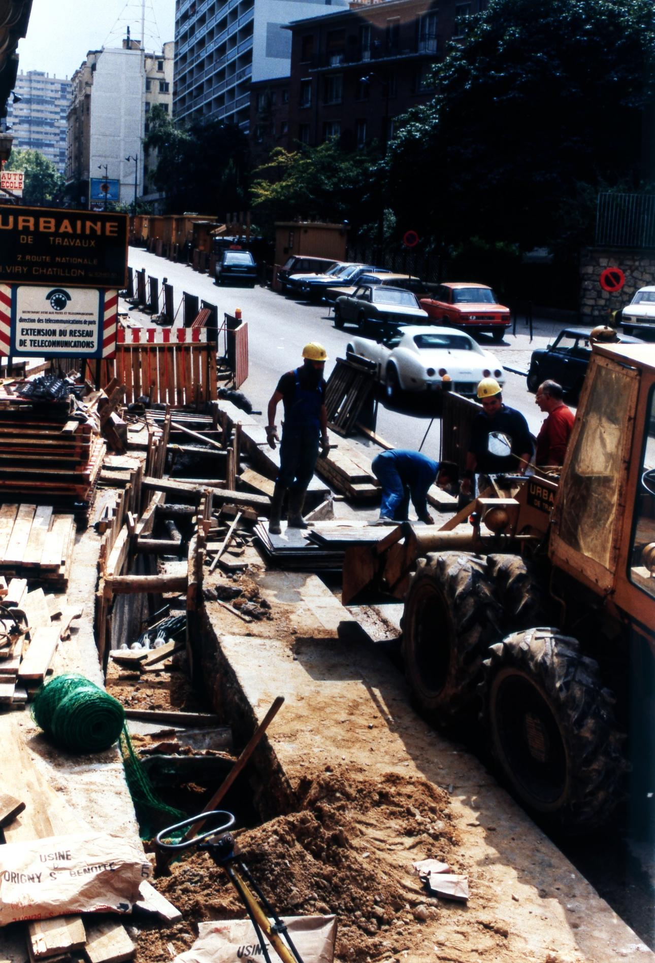 1976ChantierExtReseauParis