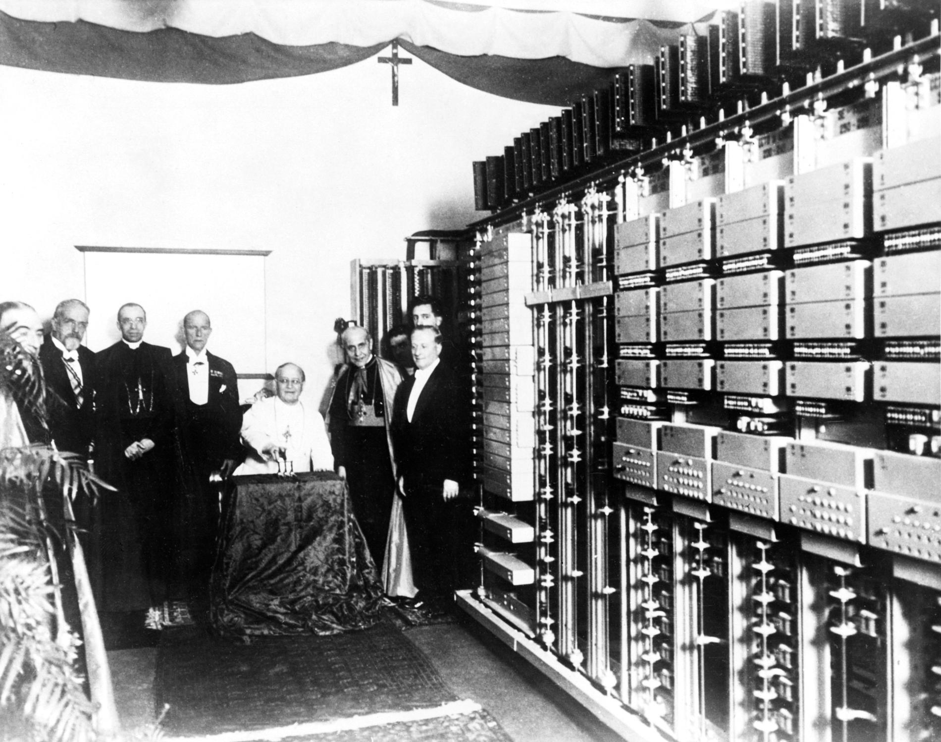 1930.11.19MiseEnServiceR7A1VaticanEns