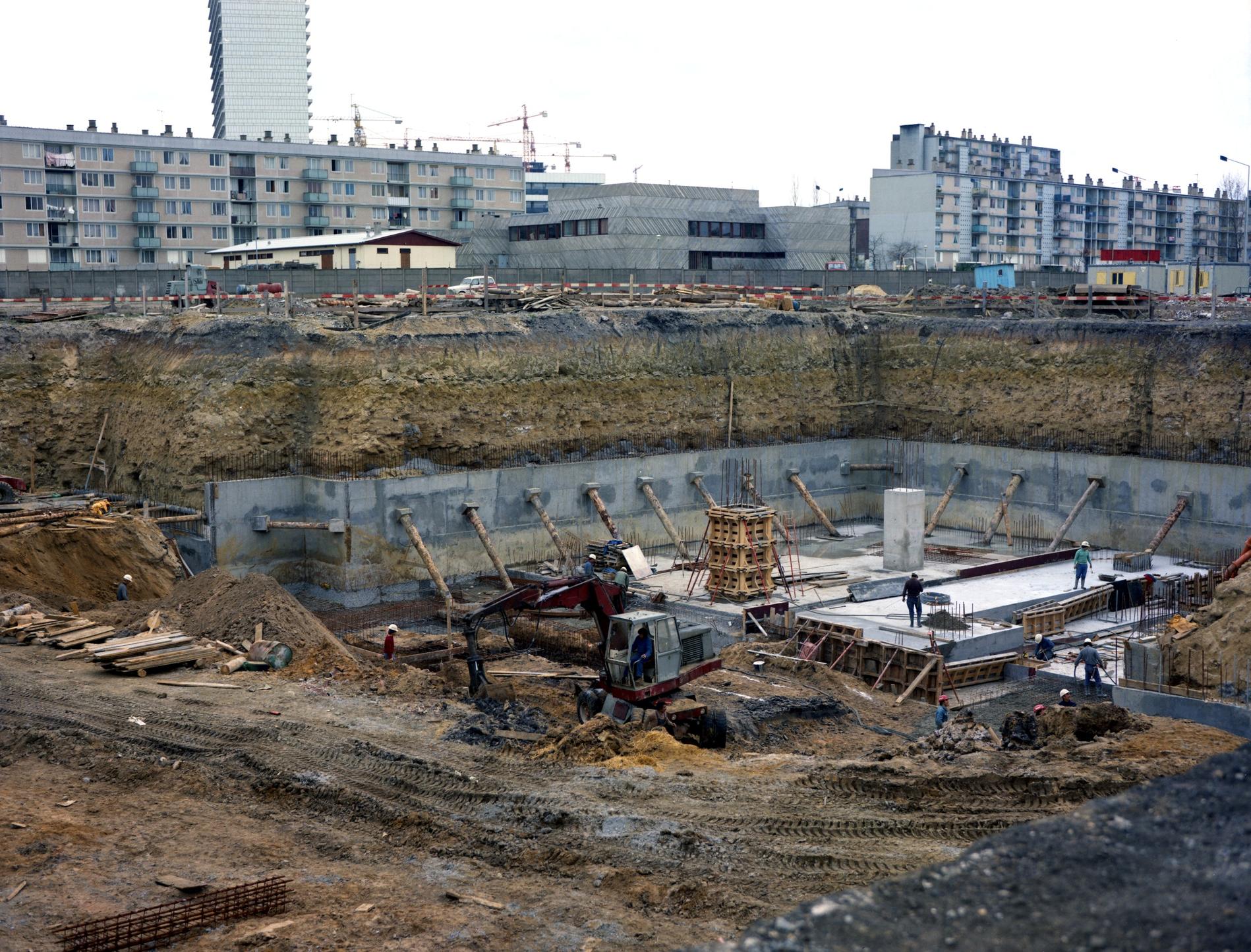 1975.04.14CentreTelephoniqueNanterre02