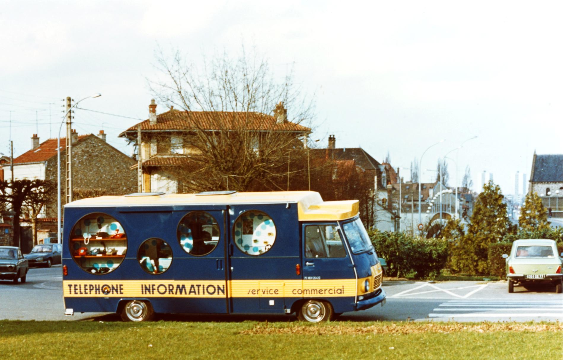 1977PremieresTeleboutiquesMobiles
