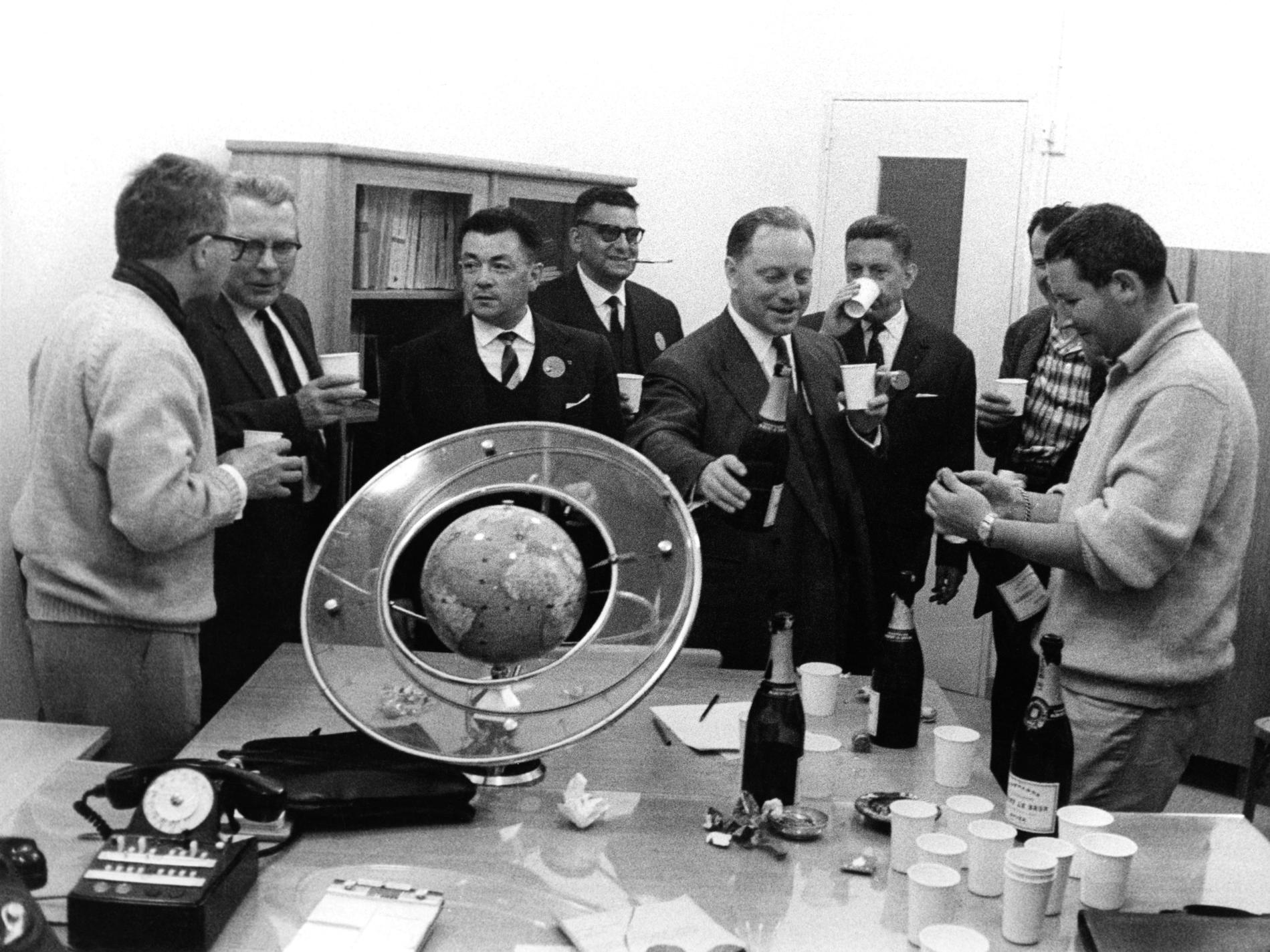 1962.07.11EquipeMarzinAperitifSuccesTelstar