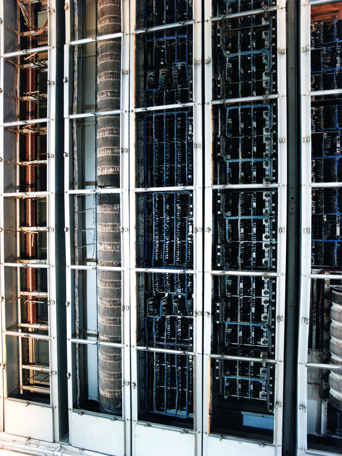 1980BaieRotary7B1CoteCablage