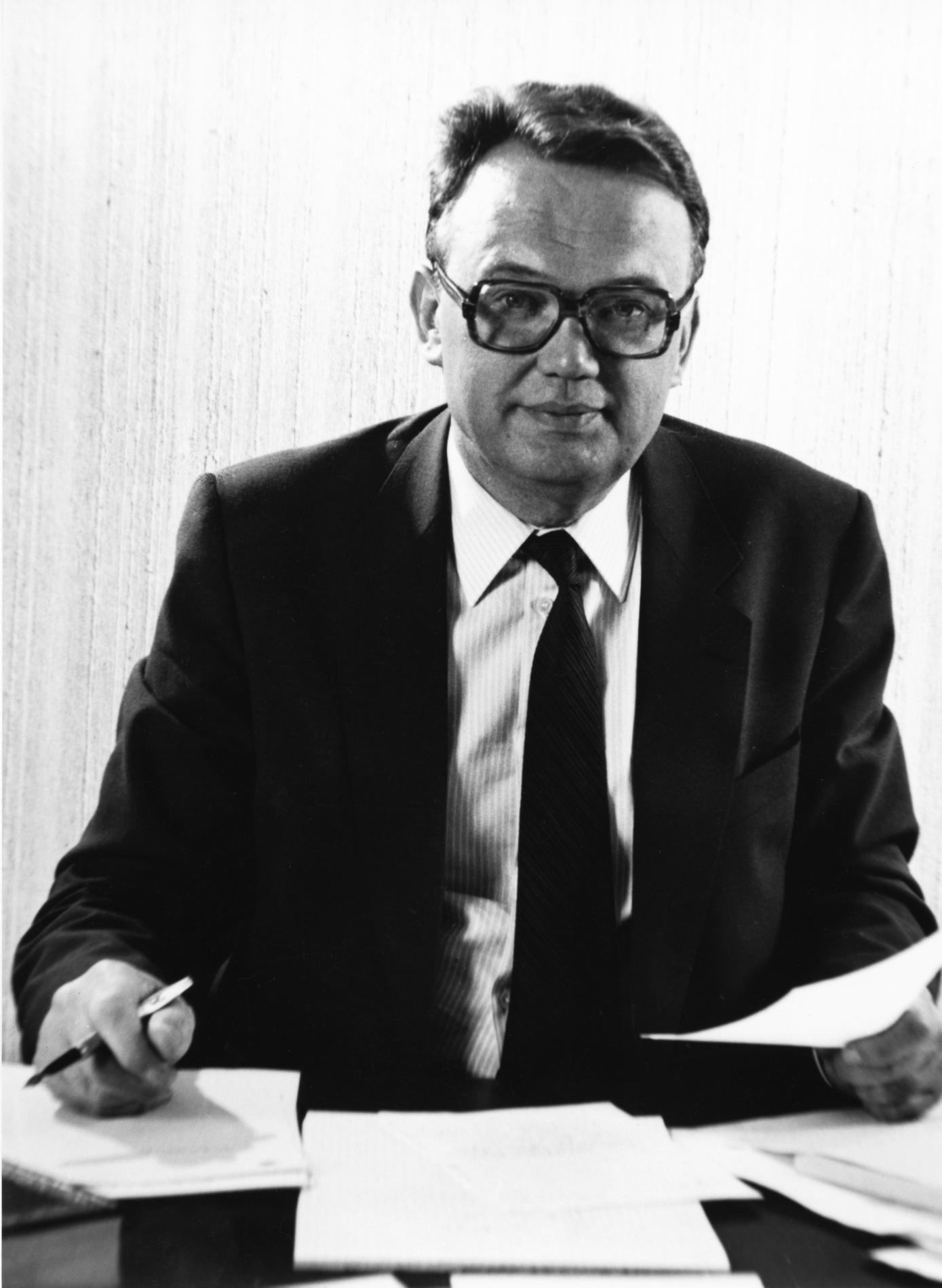 1981JacquesDondouxEnSonBureau