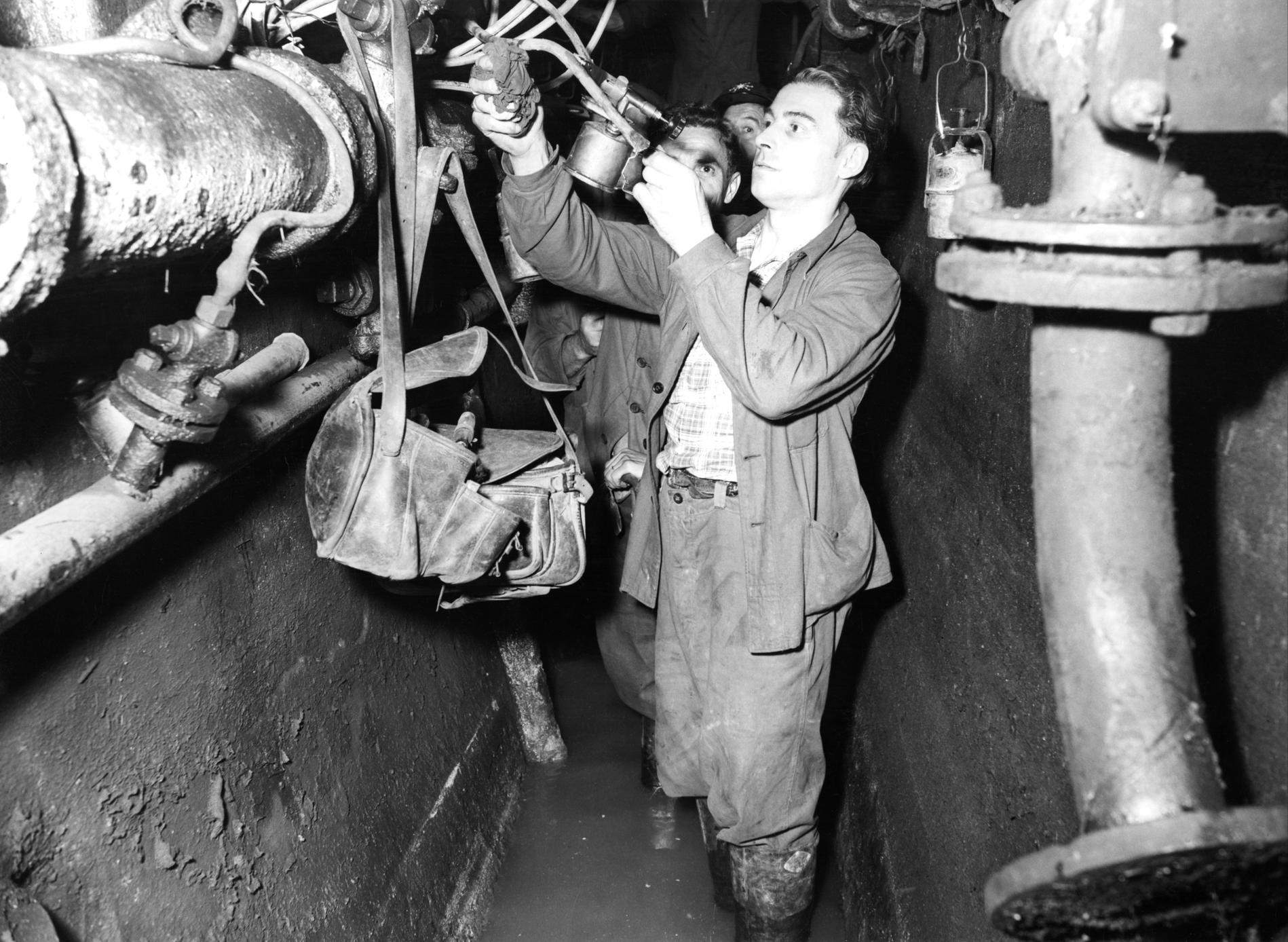 1951CablesPlombEgoutsRueDesSaintsPeresParis