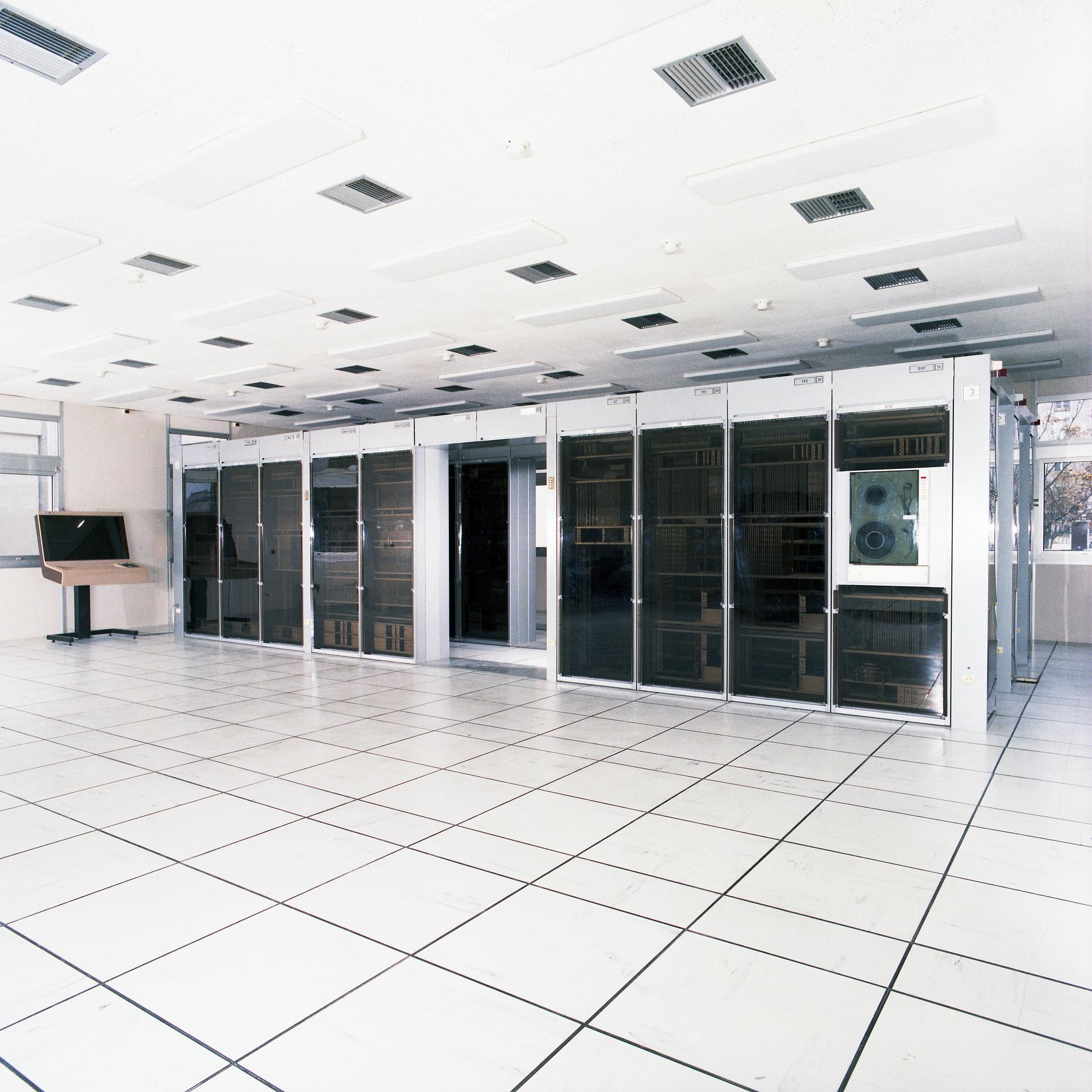 1981.11.04E10N1BrestCentre3Num510123