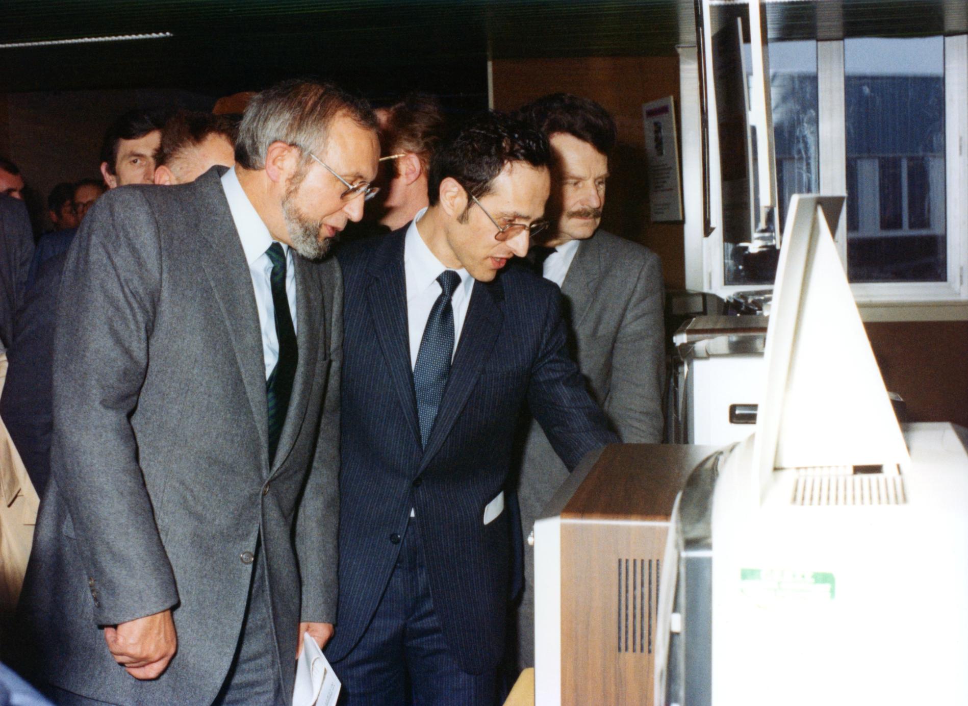 1983.02.04InaugRennesAnnElecVisiteCCETTn2