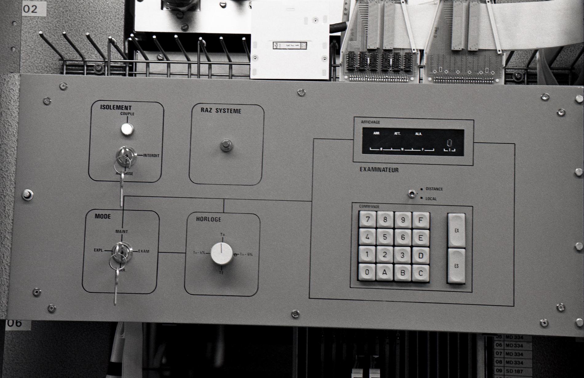 1983.04E12ValenceA015