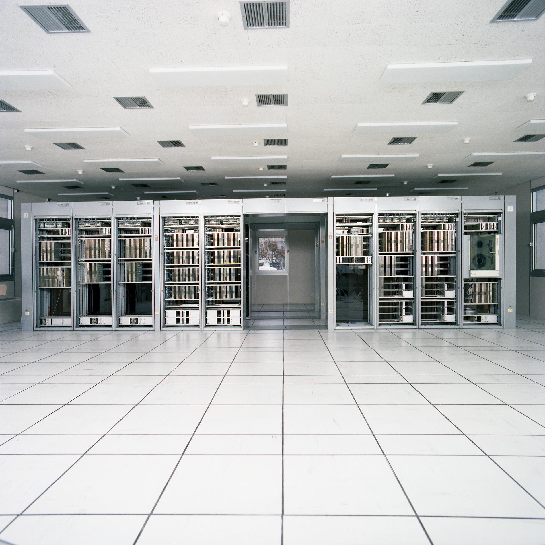 1981.11.04E10N1BrestCentre3Num510122