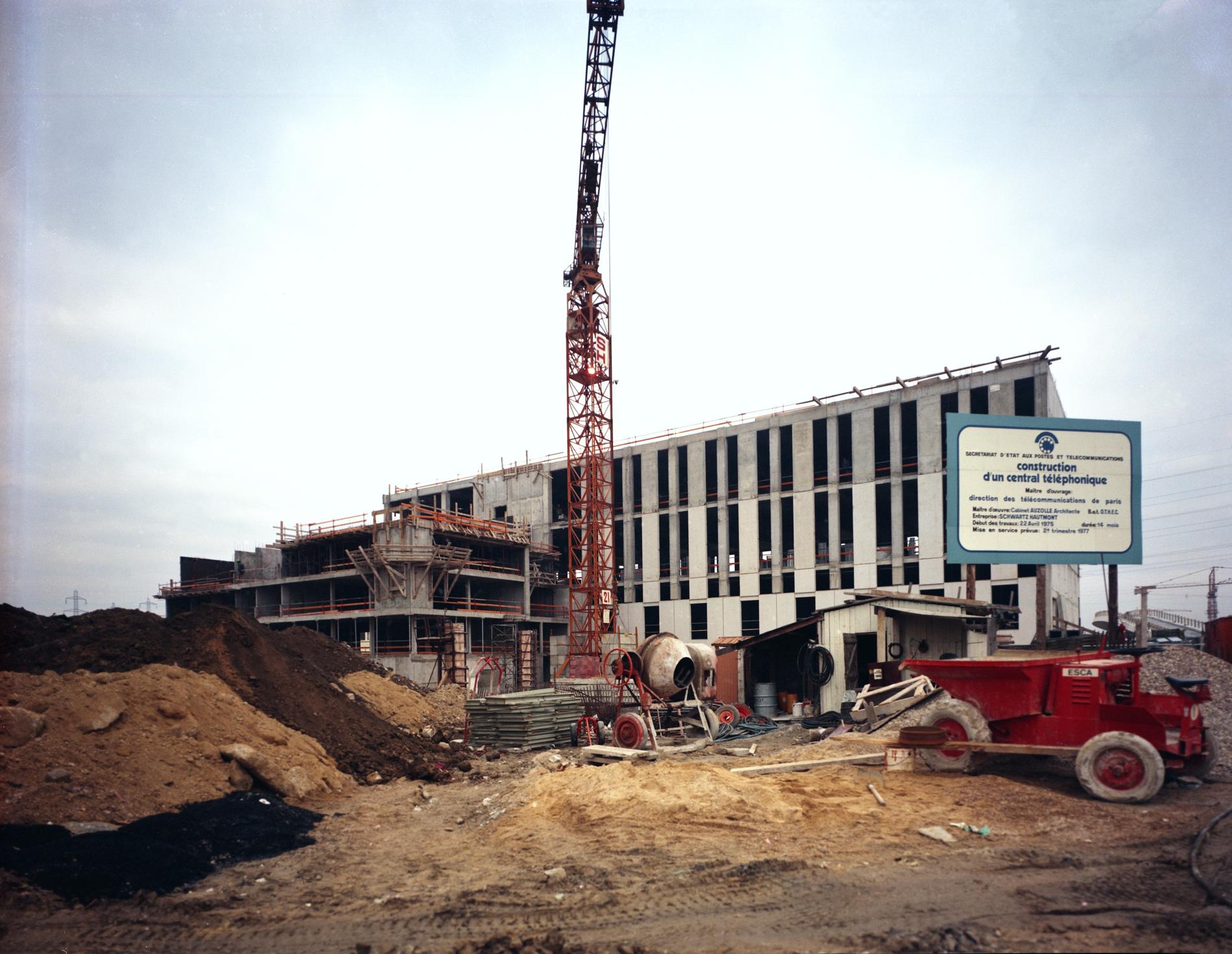 1976.01.07ConstructionCentreGennevilliers