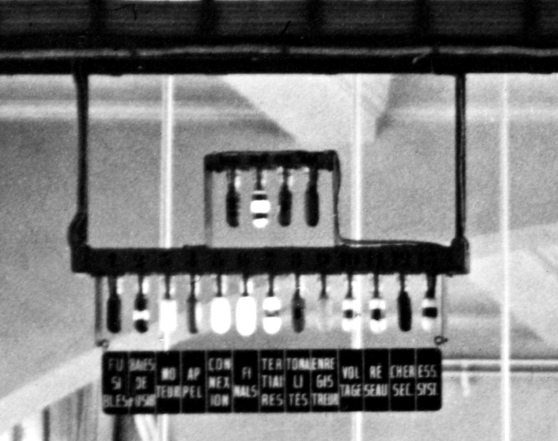 1928SalleCarnotDetailAlarmesRy01