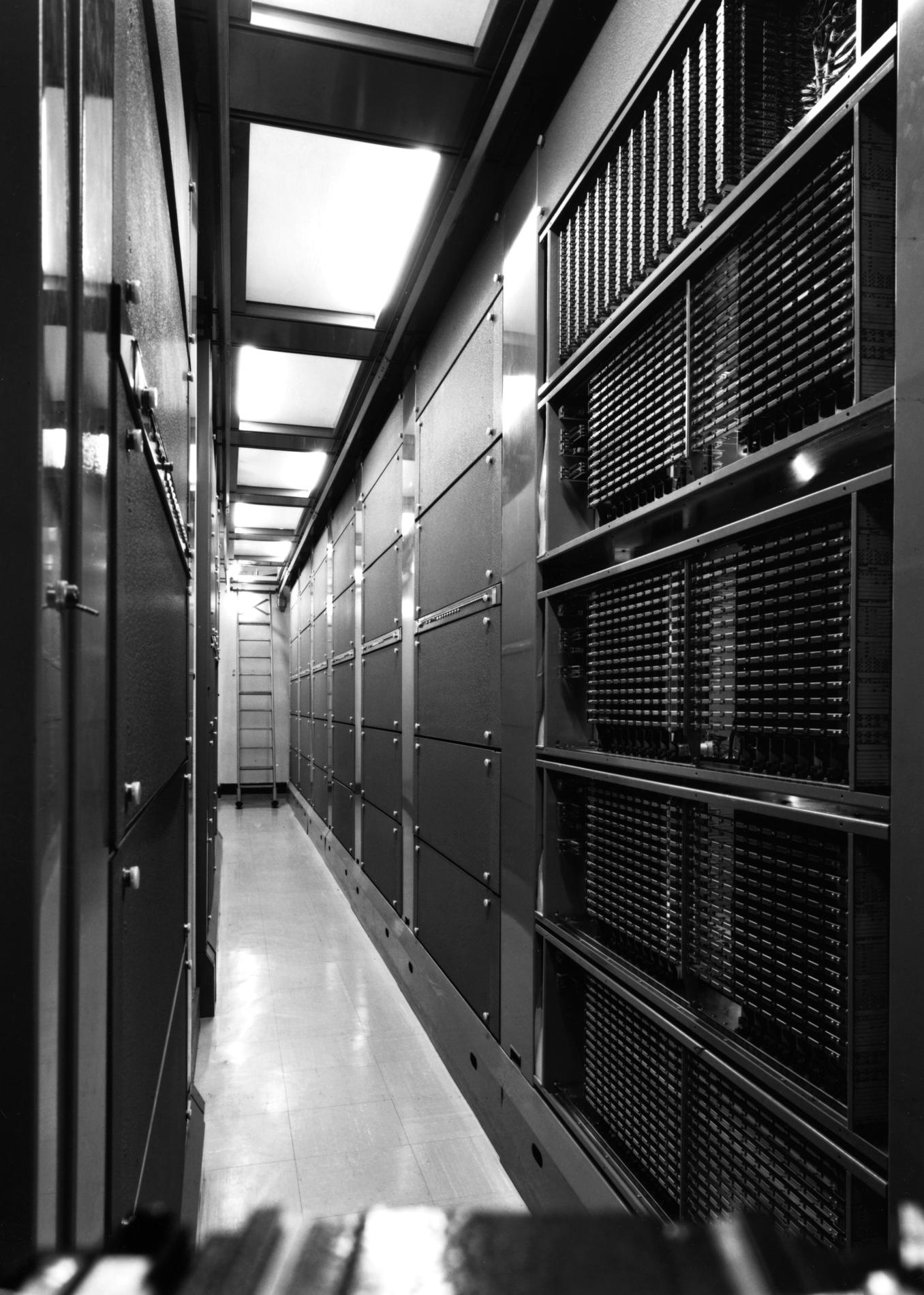 1975PentacontaBrune1PC1