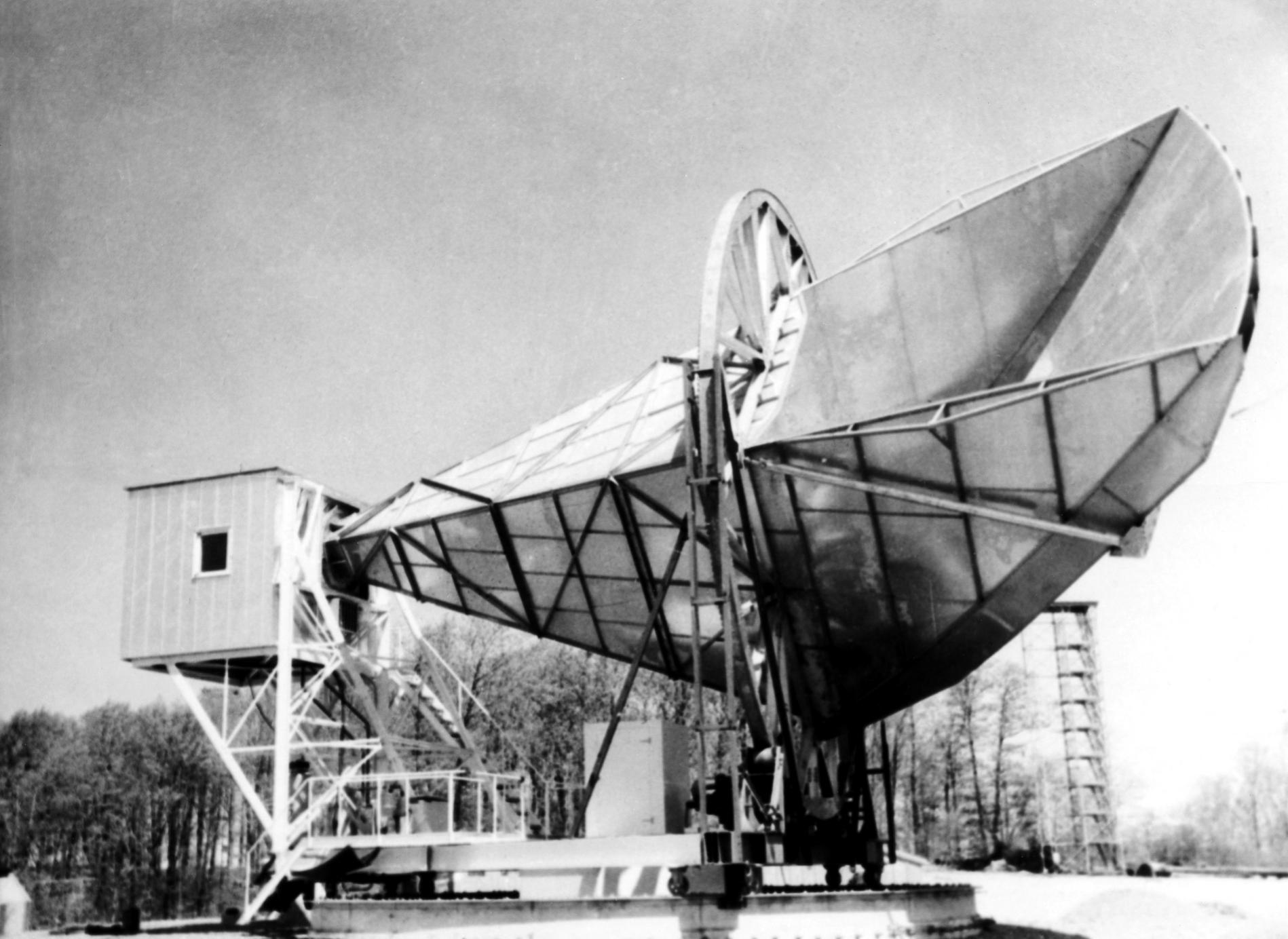 1959AntenneEmissionUsaProjetECHO1