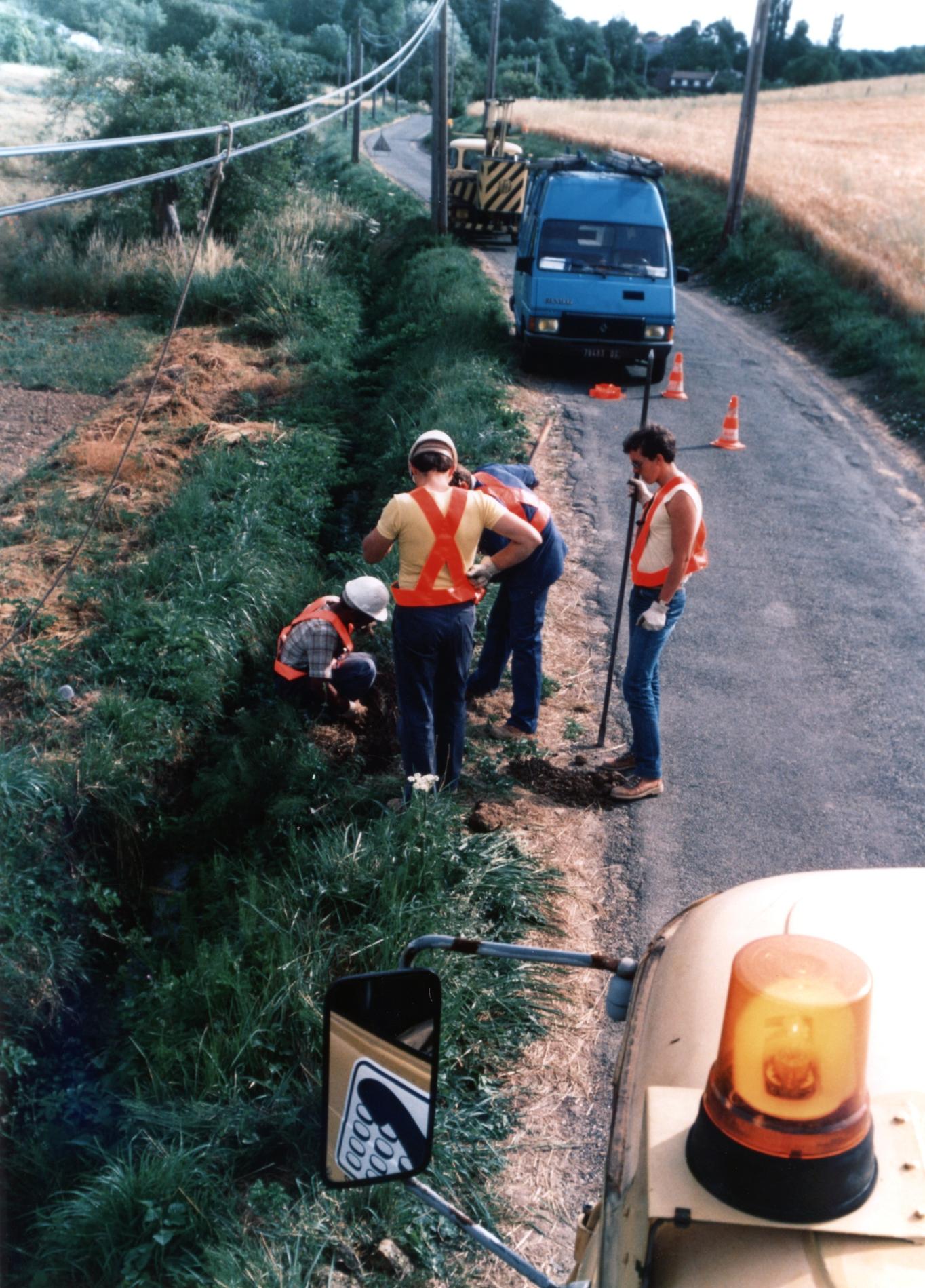 1985InterventionLignesSurRoute